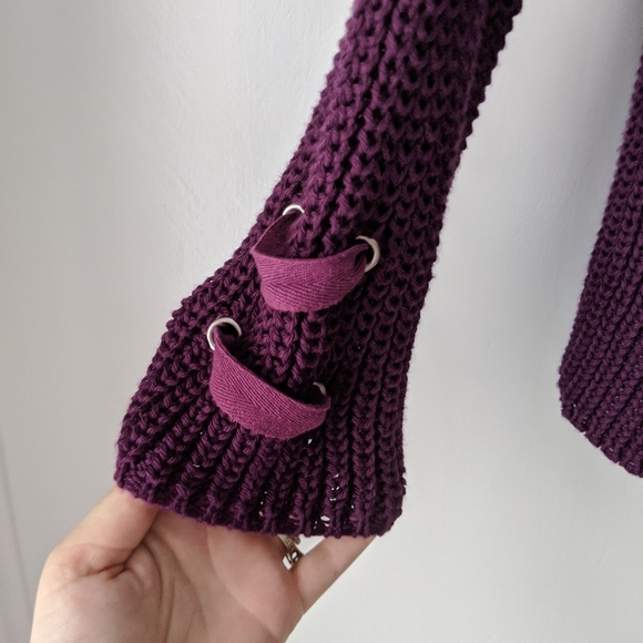 Pure Hand Knit Chunky Lace Up Oversized Sweater - Picture 4 of 7